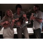 Lauren Taylor Instagram - the band is back. and weird as ever. follow him :) @warrenhuart
