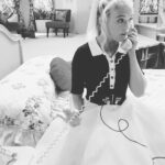 Lauren Taylor Instagram - hello angels. brand new 50s episode tonight. be sure to tune in at 8:30! #jumptothe50s