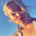 Lauren Taylor Instagram – gratitude is key to maintaining happiness :) three things i’m grateful for are the beach, the beautiful souls that walk among us, and personal growth. what about y’all? 🌈