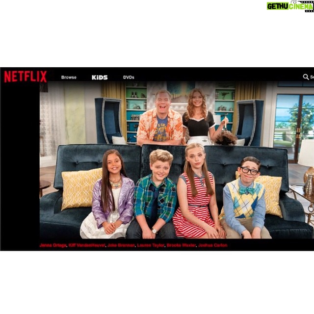 Lauren Taylor Instagram - Check yo #netflix kitties! #RichieRich season one 💘