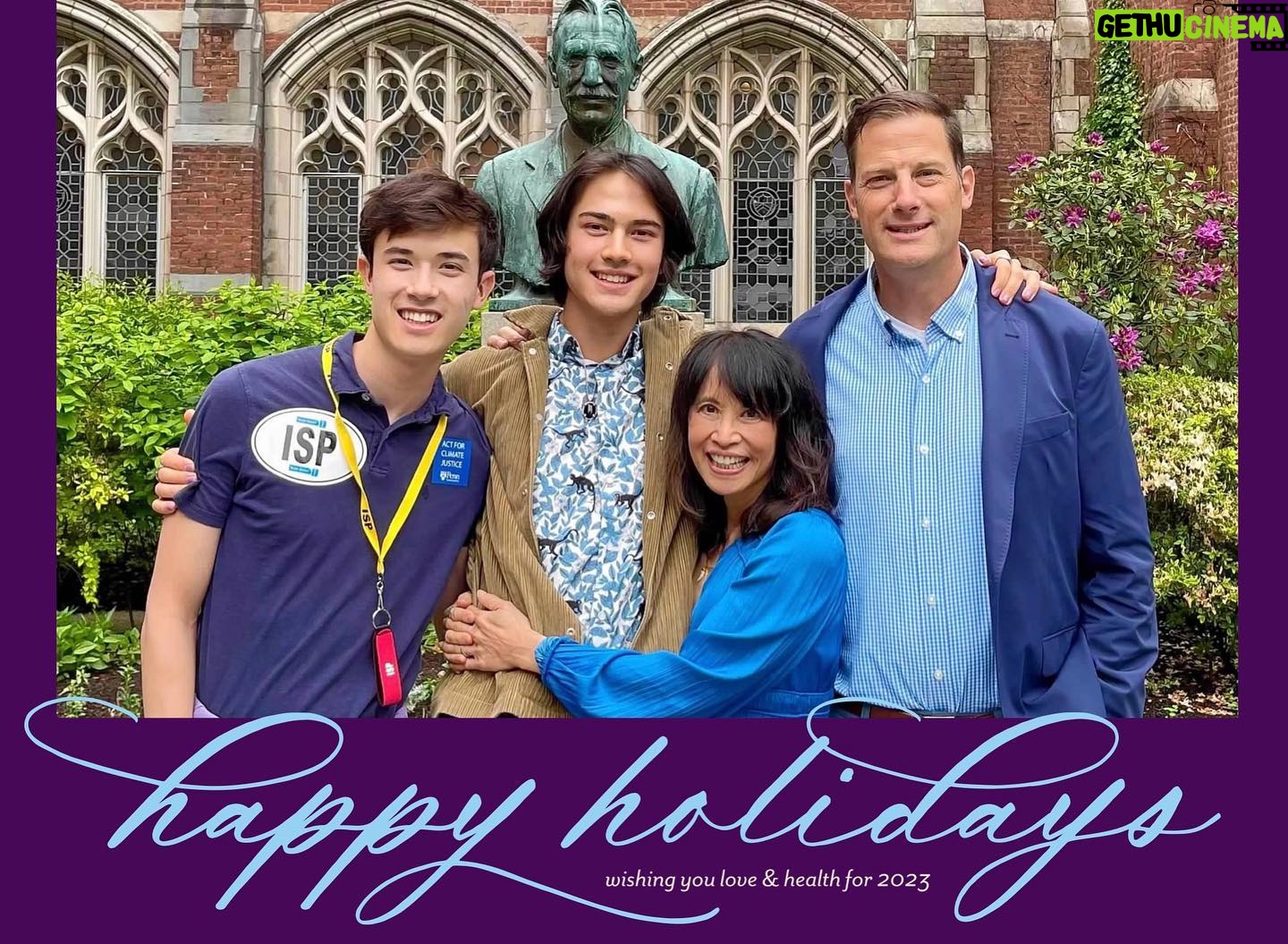 Lauren Tom Instagram - #merrychristmas everyone! Hope you are having a wonderful day wherever you may be! 🎄❤️😘