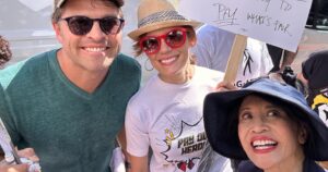 Lauren Tom Instagram - Amazing day on the picket line with my #spn family in support of the #sag and #wgastrike Many thanks to our creator, @erickripke1 , for organizing, gathering, and throwing a party for us afterward! Thanks also to #jensonackles for the burgers and pie!! 😂 #strongertogether #solidarity