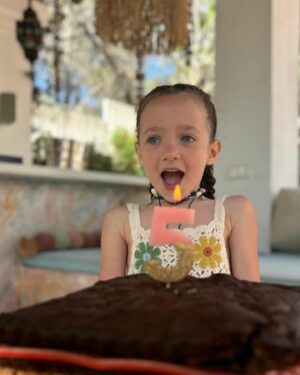 Laurie Marquet Instagram - Happy 5 ma fille !
I love you more than anything in the world, you can’t imagine how proud I am to be your mummy, you’re the coolest girl ♥️