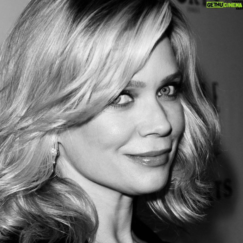 Laurie Holden - 12K Likes - #challengeaccepted Thank you @lucianacarro . I am grateful everyday for the kind, empathetic, powerful and loving women in my life. So blessed.
#womenempowerment #womensupportingwomen