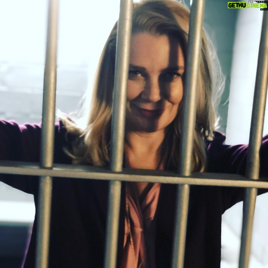 Laurie Holden - 10.5K Likes - Locked up
#backtoschool