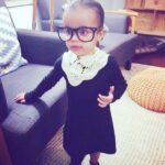Laurie Holden Instagram - I don’t know who took this picture or who this little girl is, but it evokes so much emotion in me. #ruthbaderginsburg #justice #girlsempowerment #rip