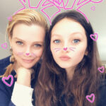 Laurie Holden Instagram – Bunny Babes. 🐰🐰🐰
#happyeaster #toronto @_audreyantonio_ @_bellaantonio