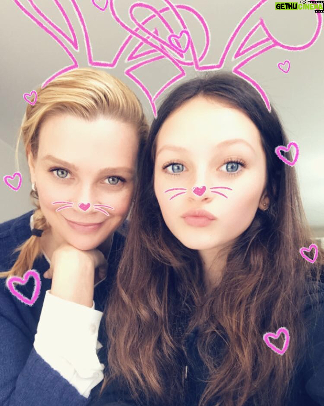 Laurie Holden - 12.8K Likes - Bunny Babes. 🐰🐰🐰
#happyeaster #toronto @_audreyantonio_ @_bellaantonio
