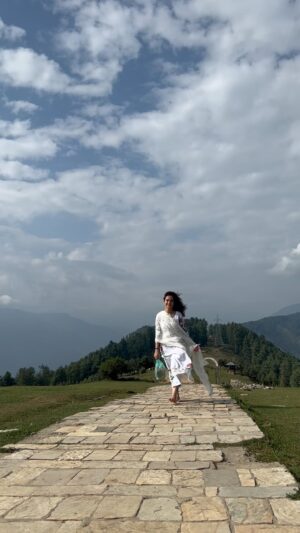 Lavina Tandon Instagram - And this is where my journey began
Jai Bijli Mahadev 💫
.
.
.
.
..
Sirf Vishwas !!! Atoot Vishwas !!!
#kullu
#himachalpradesh 
#bijlimahadev 
#mountains 
#peace 
#positive 
#powerful