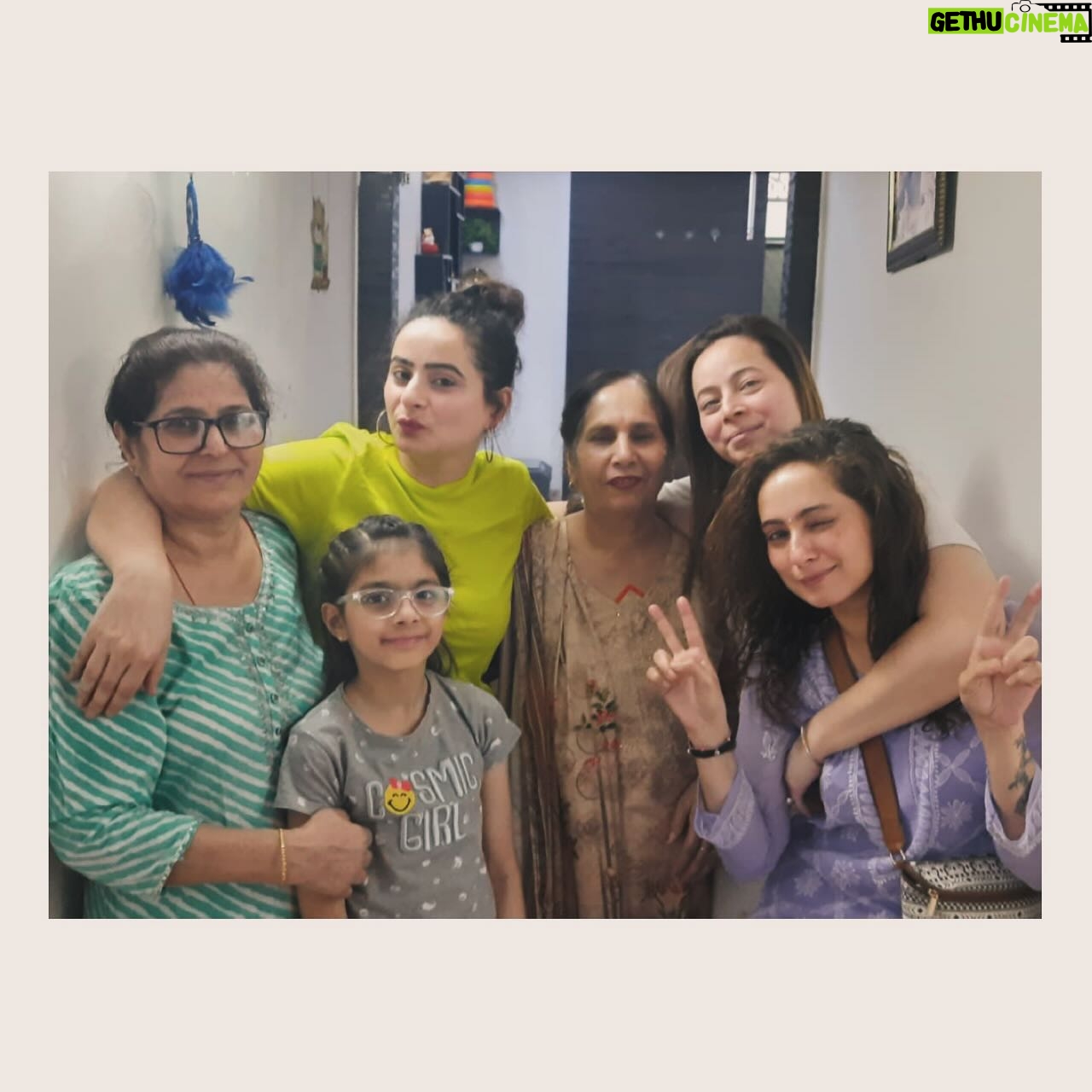 Lavina Tandon Instagram - April photo gallery !!! . . . April 2024 You have been amazing ❤️ Thank you for making me connect with all the old and new ones. It has really been special 🌻