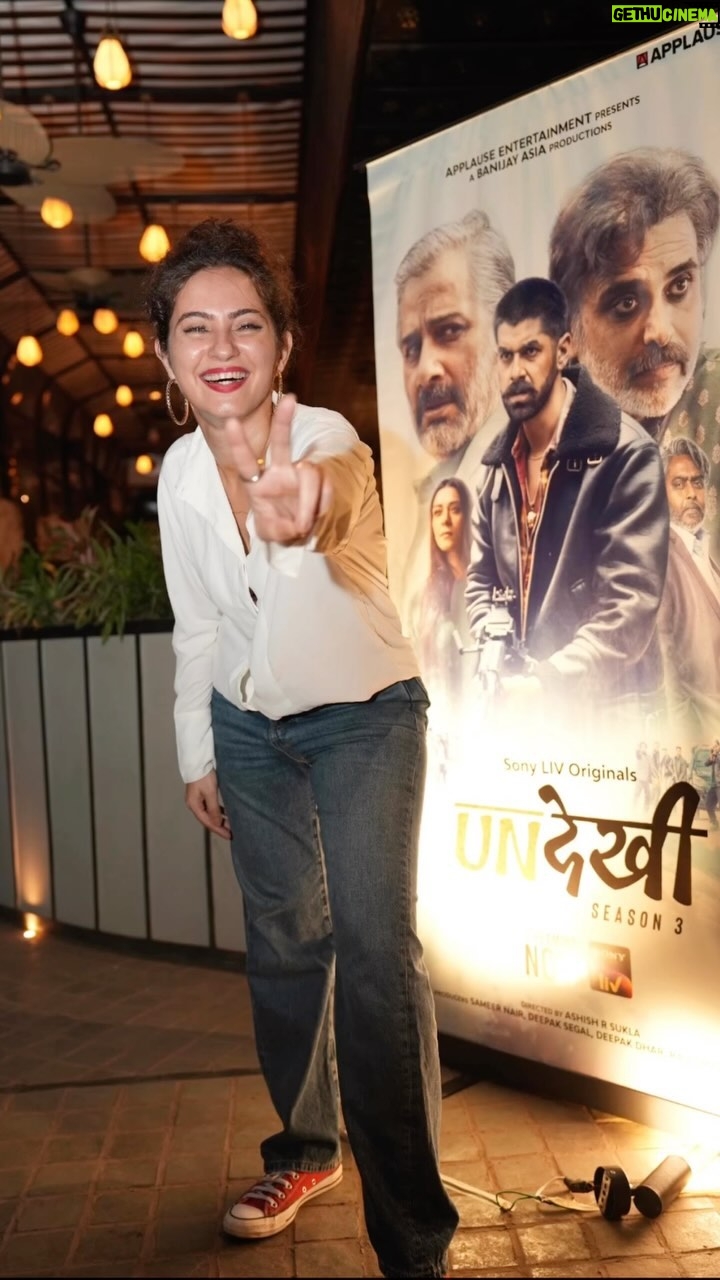 Lavina Tandon Instagram - Har Har Mahadev ✨ Thankyou for making this possible ❣️ . . . Happy Faces is all that I See 🤩 So thankful and grateful to team #Undekhi3 for making me a part of this Family❤️ Thankyou for supporting and loving SI Rashi Dangwal Couldn’t have asked for more💫 So happy 👯♀️👯♀️👯♀️ @sonylivindia @applausesocial @banijayasia @sameern @segaldeepak @deepak30000 @carpe_f_diem @rajeshchadhaa @ashishrshukla @shreyashim @ashwaryvats @chiragsalian1 @abhishekgargya Thankyou to the whole cast and crew of Undekhi Without you guys none of this would be possible 🥰 And Ofcourse to the loyal and supporting audience who has been religiously following this series ❤️ To Undekhi 💫 Onwards and Upwards ✨ Thank you @lala_photuwale for capturing these lovely moments 🥰