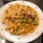 Layla El Instagram - One of my hobbies is cooking I love cooking it’s one way I show my love. I improvise with my seasoning and I don’t always follow the recipes. Yes it’s carbs as I don’t have to wear my ring gear anymore😮 it’s a vegetarian dish voila 💋