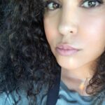 Layla El Instagram - Everything comes to you at the right time. Be patient. Have a splendid Sunday evening. 🖤 #Laylael #sundays #life #postive #love