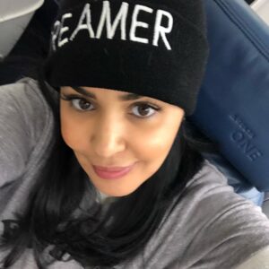 Layla El Instagram - I haven't flown in 2 years and a half by Choice. I am headed home to jolly old England 🇬🇧 & Morocco 🇲🇦. Yay , I can’t wait to see my family & friends!!! ❤️❤️❤️ 💋 FYI the beanie says #dreamer☺️ #london #home #love #magrib
