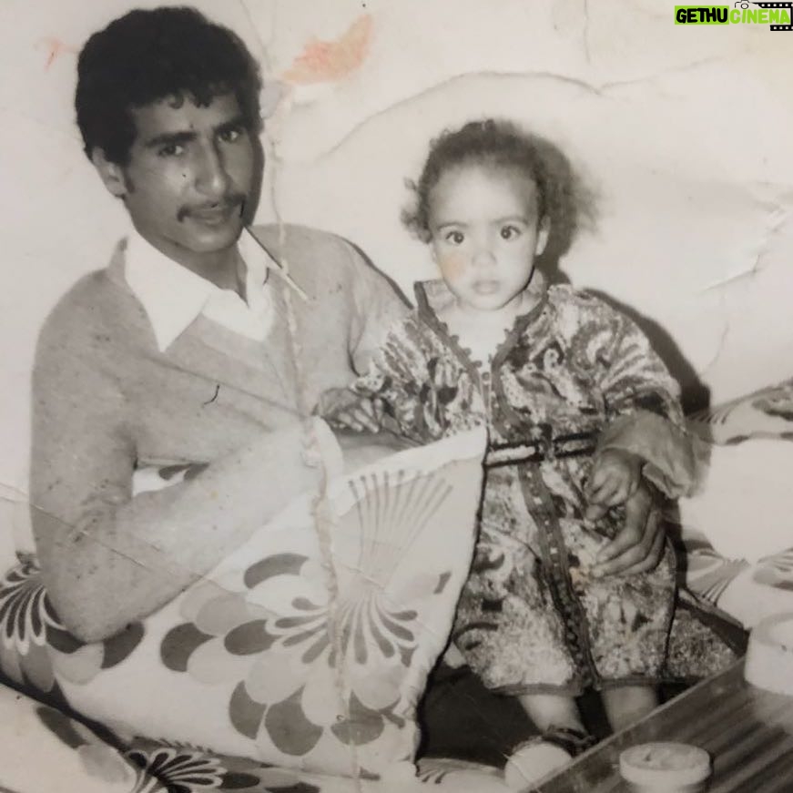 Layla El Instagram - my first Birthday party #tbt got my henna done wearing my jaleba and chilling with my uncle hamed #memories #moroccan #roots #marrakech #iamold #love أول حفلة عيد ميلاد لي #tbt حصلت على الحناء بلدي ارتداء يرتدي بلدي jaleba وتقشعر لها الأبدان مع خالتي 💋