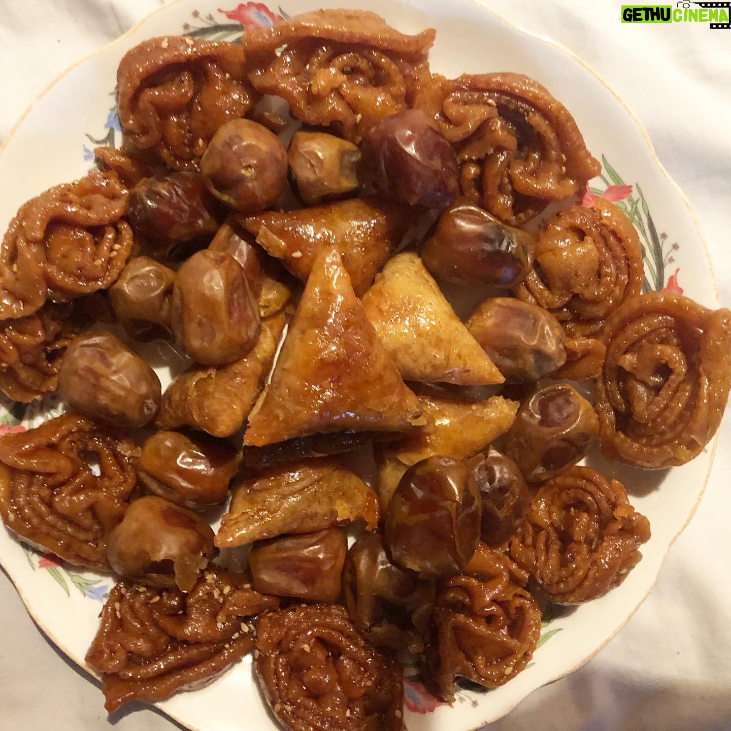 Layla El Instagram - I just couldn’t help myself. This is my soul food. Moroccan Halwa my favs are chebika, briouat & fresh Dates. #yummmy #moroccan #sweettooth #soulfood #happy