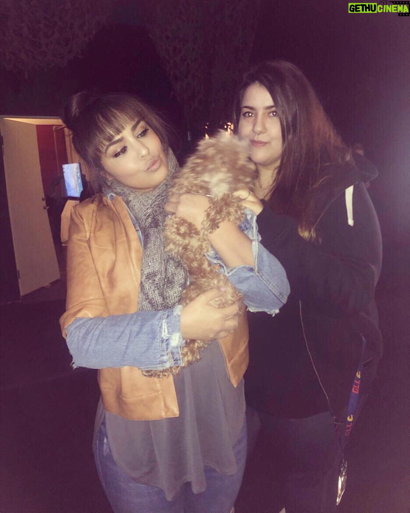 Layla El Instagram - I met the infamous Wilda the Master of Happiness from @glootesports looking for her Daddy. Iām in love with her š