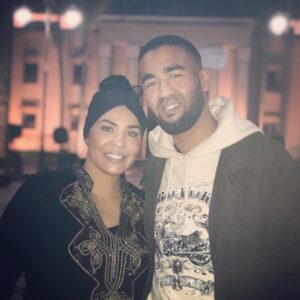 Layla El Instagram - I have finally met my Brother Anouar actually my little brother.Words cannot express how blessed I am. We don't speak the same language but our souls know we are of the same blood. The connection and bond make Me so Happy. I love you Anouar❤️