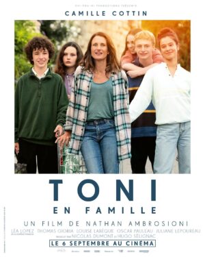 Léa Lopez Instagram - « Toni, en famille » sort le 6 septembre au cinéma ! 
Je suis tellement fière de ce beau film réalisé par @nathan_ambrosioni, une aventure folle avec toute une équipe de personnes incroyables !

Avec Camille Cottin, @louloulabek, @thomasgioria , @oscar_pauleau et @julianelepoureau 🤍