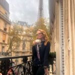Lea Thompson Instagram - The beauty of art never gets old. In these confusing painful times it feeds my heart to cherish all that is wonderful. Thank you #VanGogh #eiffeltower #tulips🌷 #raininamsterdam🌧️ @amberinthevalley