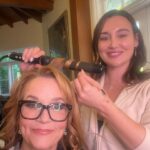Lea Thompson Instagram - Had fun on @accesshollywood today!! For the finale of #thespencersisters @staceyfarber They are all really nice folks. @mariolopez @kithoover Thank you @elainakarras_ for glam you are wonderful.