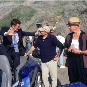 Lea Thompson Instagram - Over the years I have stood in awe of #mathewperry .Way back, when I worked with him when  we were both on must see T.V. He was kind, funny and a perfect gentleman.  Later my husband @howiedeutch made The Whole 10 Yards with him  and Mathew even forgave him for #punking him by coming to our daughters bat mitzvah. He was the best. We are so devastated that he is gone to soon. Howie said "the loss of such a special and talented man who brought joy, laughter and hope to so many, including myself is heartbreaking." We send our love to his family in this tragic time.