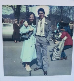 Lea Thompson Instagram - This is a Polaroid from my second film #alltherightmovesmovie with @tomcruise I was so poor at the time I couldn’t believe they bought me a green down warming coat. And I still have it. Check out the last photo from Christmas. #80s #fashionista #luckytoworkwithgreatpeople