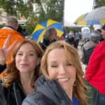 Lea Thompson Instagram – We had so much fun making #thespencersisters the second to last one is Tonight at 9 hope you enjoy! 😉 mayhem! Madness! Feet soaking!! On @thecw stream for free. @staceyfarber warning loud bells at the end!!!