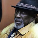 Lea Thompson Instagram - So happy to have done my first film ever #jaws3d with the wonderful #louisgossettjr and I feel blessed to have seen him just a year ago. A thoughtful kind man. He worked to bring harmony and illumination to this world. Sending love to his many loved ones in this difficult time. #rip