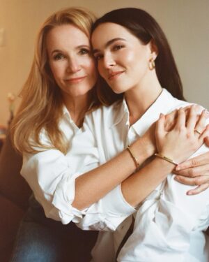 Lea Thompson Instagram - Like daughter like mother... @tiffanyandco #lockwithlove