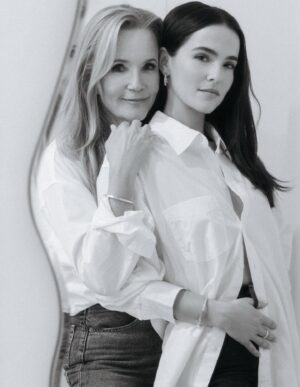 Lea Thompson Instagram - Like daughter like mother... @tiffanyandco #lockwithlove
