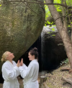 Lea Thompson Instagram - My little Zoey. Happy birthday! I am so proud of the woman you are. Bright, funny, loyal, kind, passionate, authentic and vulnerable.  It is such a joy to be so inspired by your own child, thank you. I hope you have a thrilling wonderful new year. Your mama loves you.