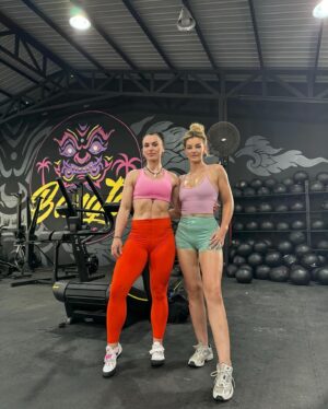 Leah McCourt Instagram - April 🩷☀️ too many memories and stories … 

Great training and people 🇹🇭