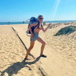 Leah Pipes Instagram - 👣