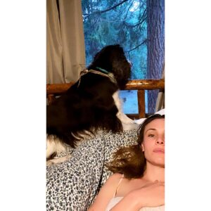 Leah Pipes Instagram - 🐒