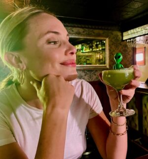 Leah Pipes Instagram - 👽🖖🏻