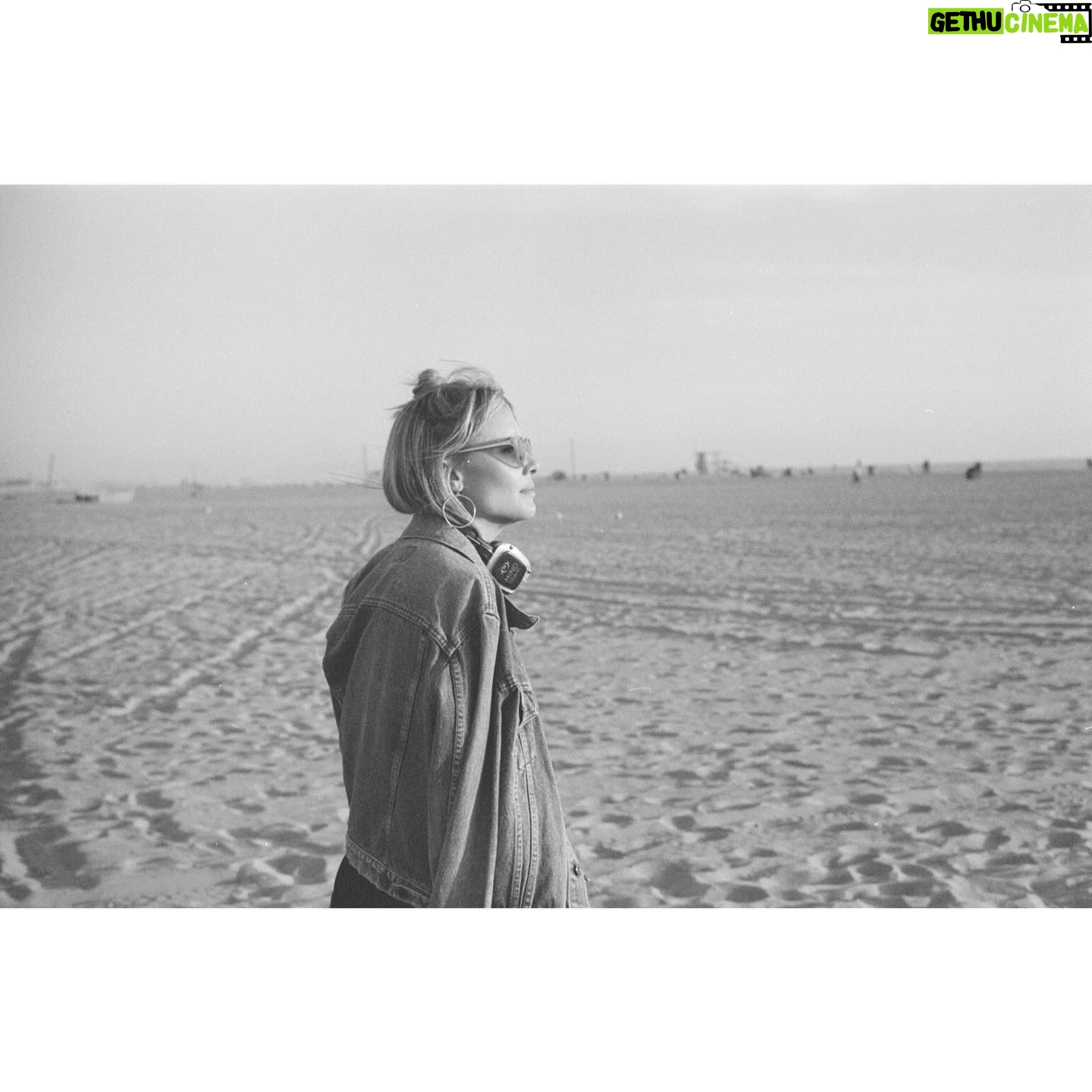 Leah Pipes - 12.4K Likes - Life’s a beach.