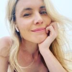 Leah Pipes Instagram - such a time…☀️