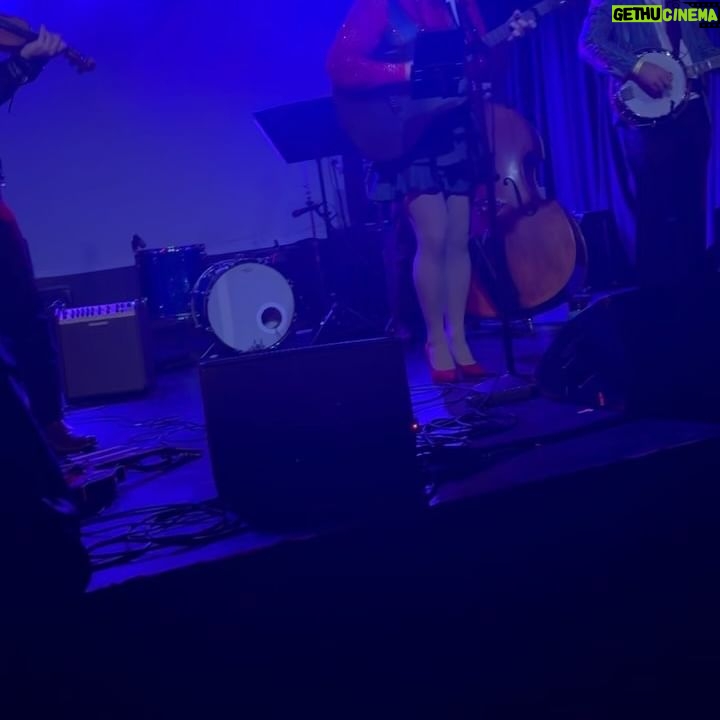 Leah Pipes - 11.5K Likes - a little bit country
a little bit rock’n’roll
