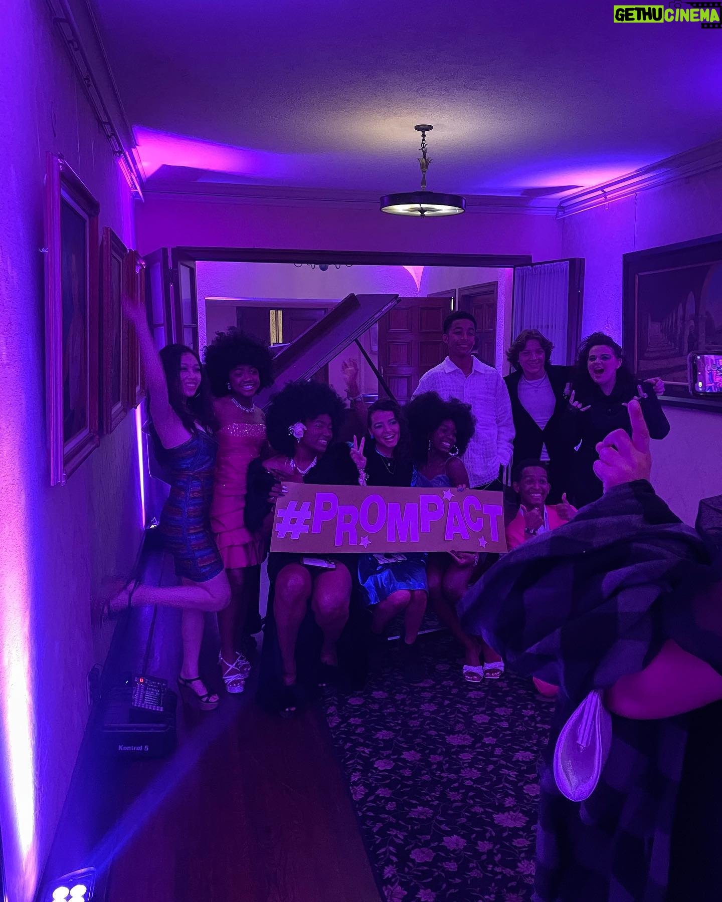 Leah Sava Jeffries Instagram - “Disney Prom Pact Premier” 💕 #prompact @daniellejalade @andreanadelayna @prompact btw the theme was 80s Prom!! #disneyprompactpremier #prompact