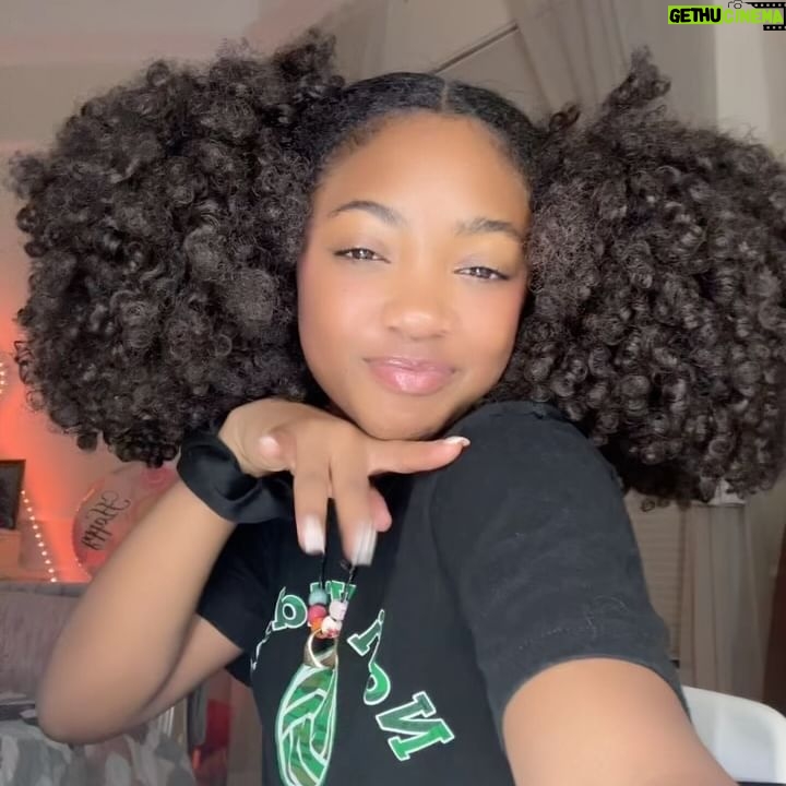 Leah Sava Jeffries Instagram - Okayyy here’s the videos!! Thank you guys for being so excited and so caring to see them!!!!❤️ 1st video: skincare 2nd video: makeup 3rd video: end of makeup 4th video: skincare for going to sleep