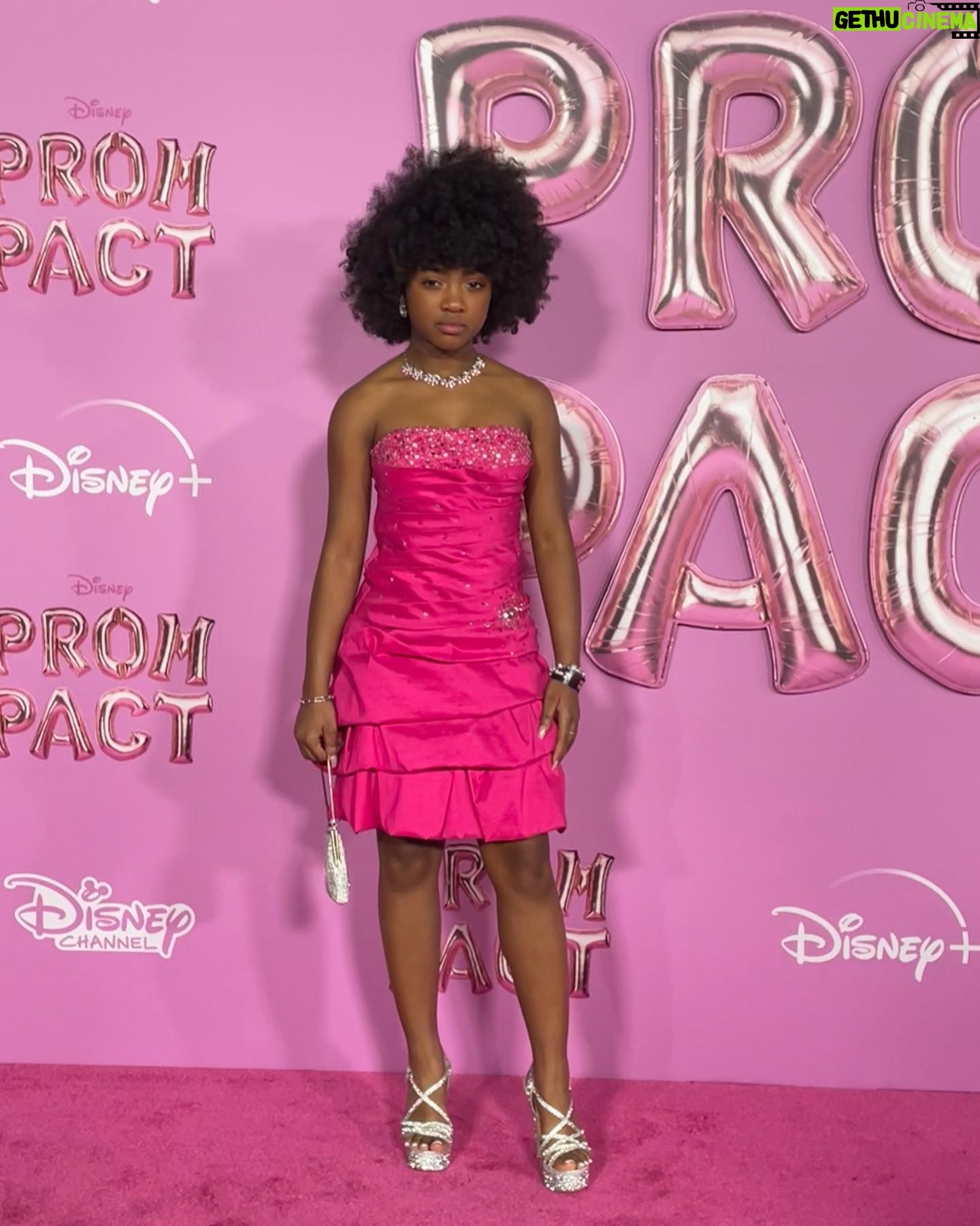 Leah Sava Jeffries Instagram - “Disney Prom Pact Premier” 💕 #prompact @daniellejalade @andreanadelayna @prompact btw the theme was 80s Prom!! #disneyprompactpremier #prompact