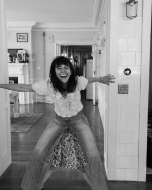 Leanne Ford Instagram - Happy Mother’s day to all the Mama’s out there that wake up everyday and come up with a never ending string of “silly solutions,” nurture our little people into good/kind/loving humans and turn anything we got into a home.

And a very special shout out to the mothers that had us and/or raised us!! Ya truly don’t know, ‘til ya know.

Top: @shopdoen 
Jeans: @acnestudios 

//#LeanneFordInteriors shot by @sarahbarlow

#mothersday #momlife