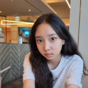 Lee Go-eun Instagram - 몇달 안남았네.... 15살~~~

빠르다  곧16? 😔😔😔

#지난사진  건강한10대보내기♡