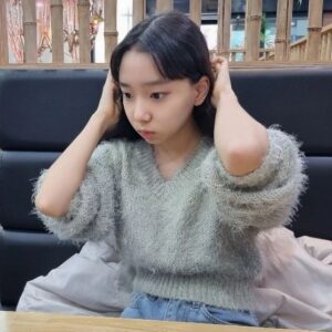Lee Go-eun Instagram - 누가그러던데
중학교시절이 가장못난이 시절이라고 ㅎㅎ
너무공감되서 웃프네...🤣

#여러장중에건짐

즐거운저녁되세요