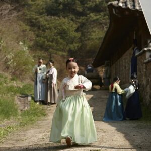 Lee Go-eun Instagram - 사진보다 귀여워서 ㅎㅎ
7살 고은 sk준2 광고컷
아마 준1은 찬유오빠였지? ㅎㅎ