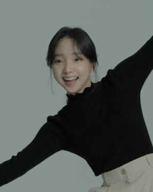 Lee Go-eun Instagram - 안녕하세요 여러분~~ 감기조심하세요😆
원본파일은 판도라상자~
청초하고 싶지만 그렇게안돼요 ㅎ

춘기가 뭔가요? 
그건...언제지나갔는지 모르게 그냥지나가는거에요🫡