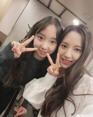 Lee Go-eun Instagram - 보나언니 지연언니 연주언니 🫢

투연주 #조선변호사