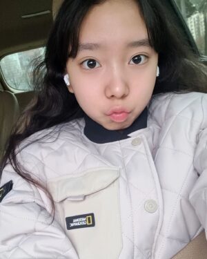 Lee Go-eun Instagram - 요즘 너~~~무 봄날🌸🌸