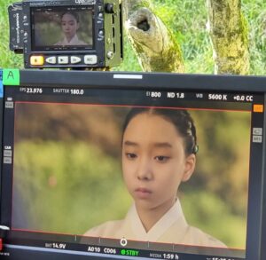 Lee Go-eun Instagram - 여름과 겨울 그어디쯤...

#조선변호사 #소녀연주 #이고은
#kdrama #Joseonattorney